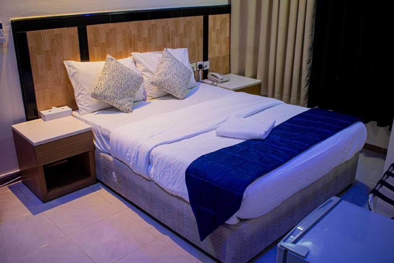 Sharjah Plaza Hotel Экстерьер фото